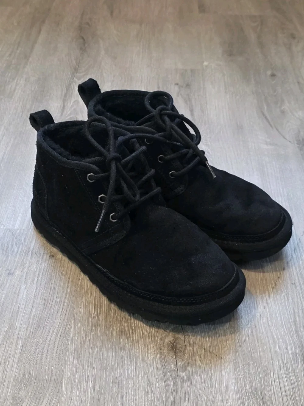 UGG Neumel Black Boot Size 7 Womens # 1094269 Lace Up Sheep Skin Suede Leather